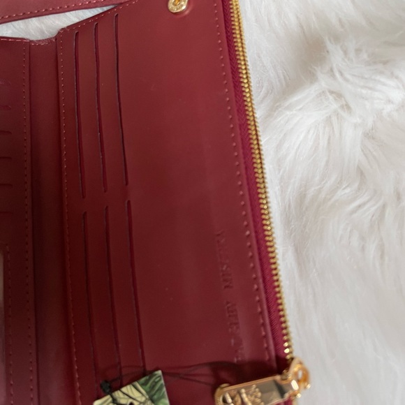 BADGLEY MISCHKA Wallet/Credit Card Holder NWT - Picture 3 of 4